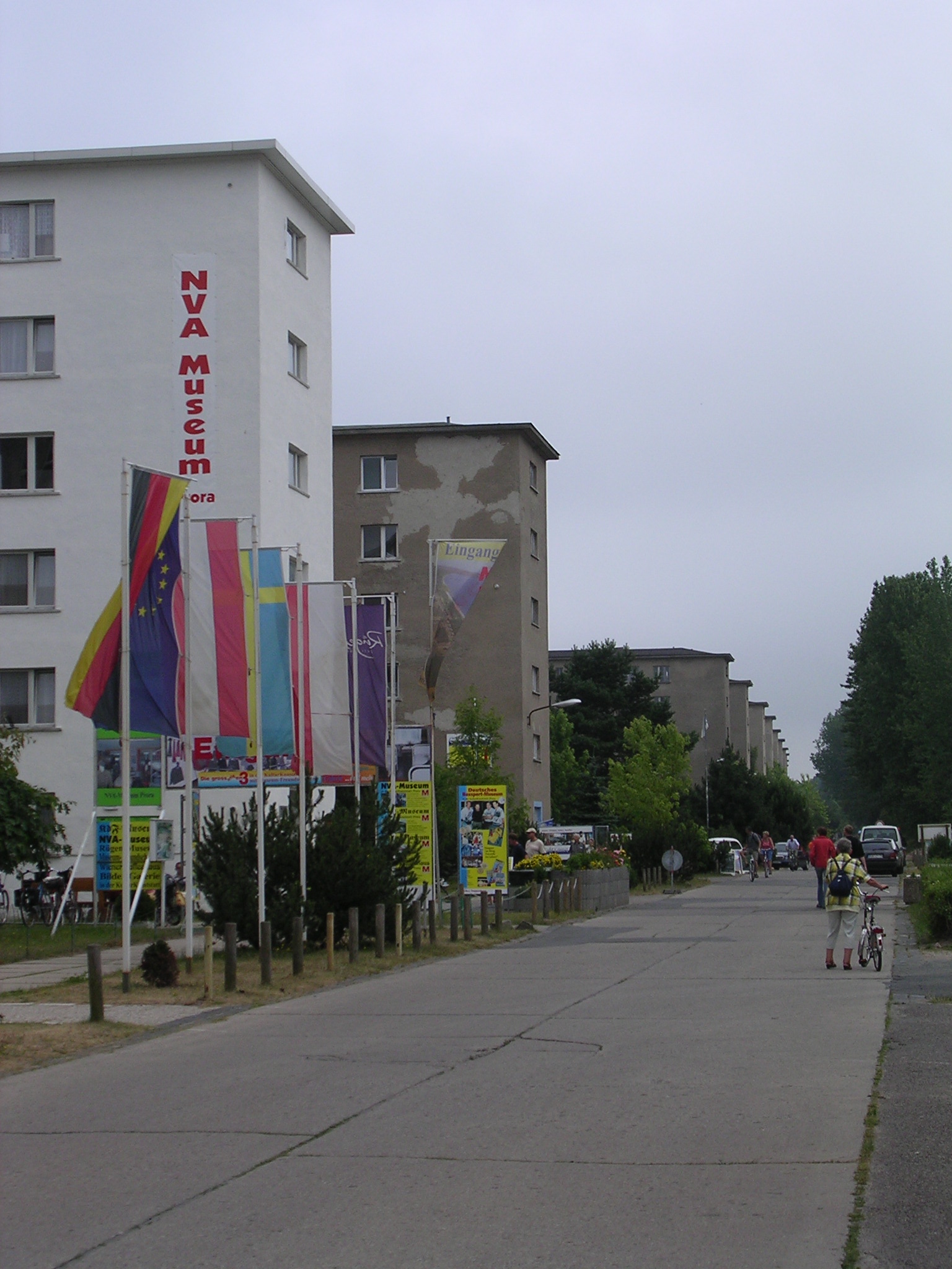 Prora - budova "muzea k osahani" + dalsi bloky KdF Prora, 1536x2048, 598 Kb