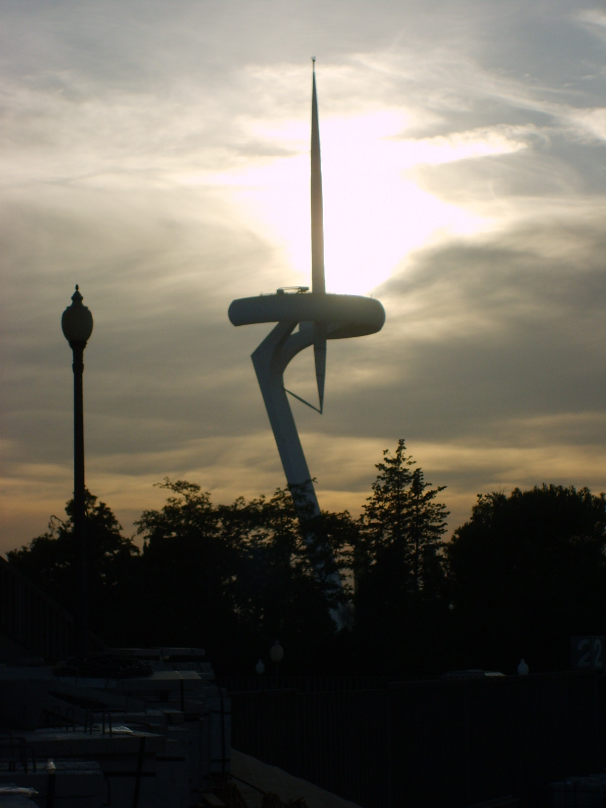 Vysilac "Telefonica" u olymp. stadionu, 1200x1600, 915 Kb