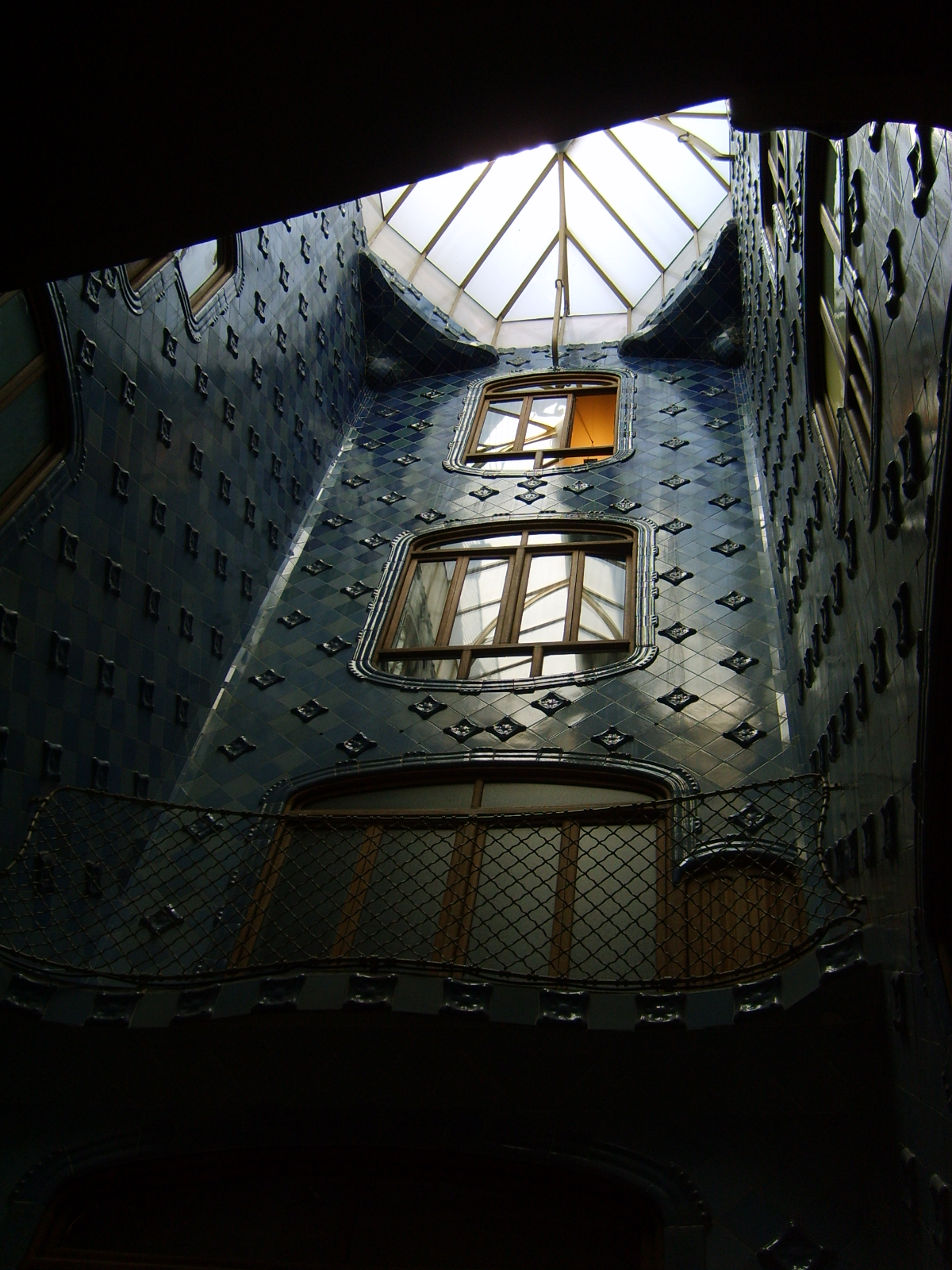 Casa Batllo (A. Gaudi), 1200x1600, 963 Kb