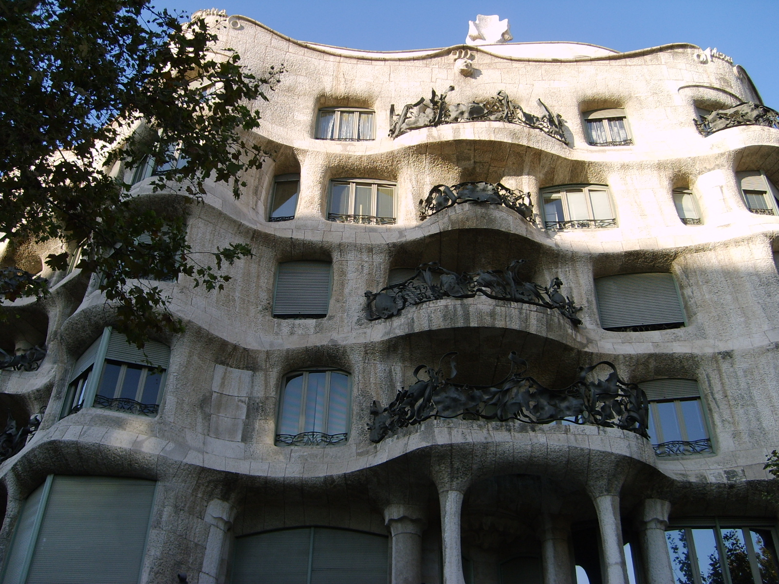 Casa Mila (La Pedrera) - A. Gaudi, 1600x1200, 1020 Kb