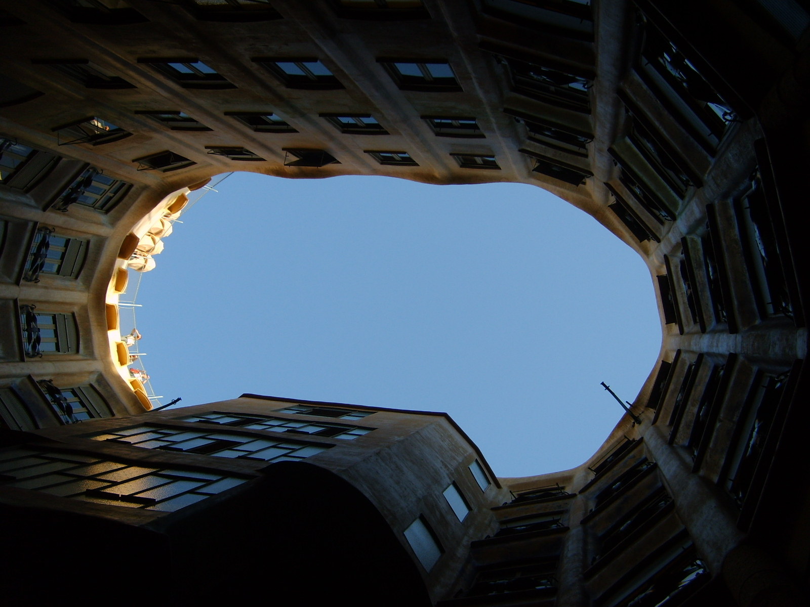 Casa Mila (La Pedrera) - A. Gaudi, 1600x1200, 895 Kb