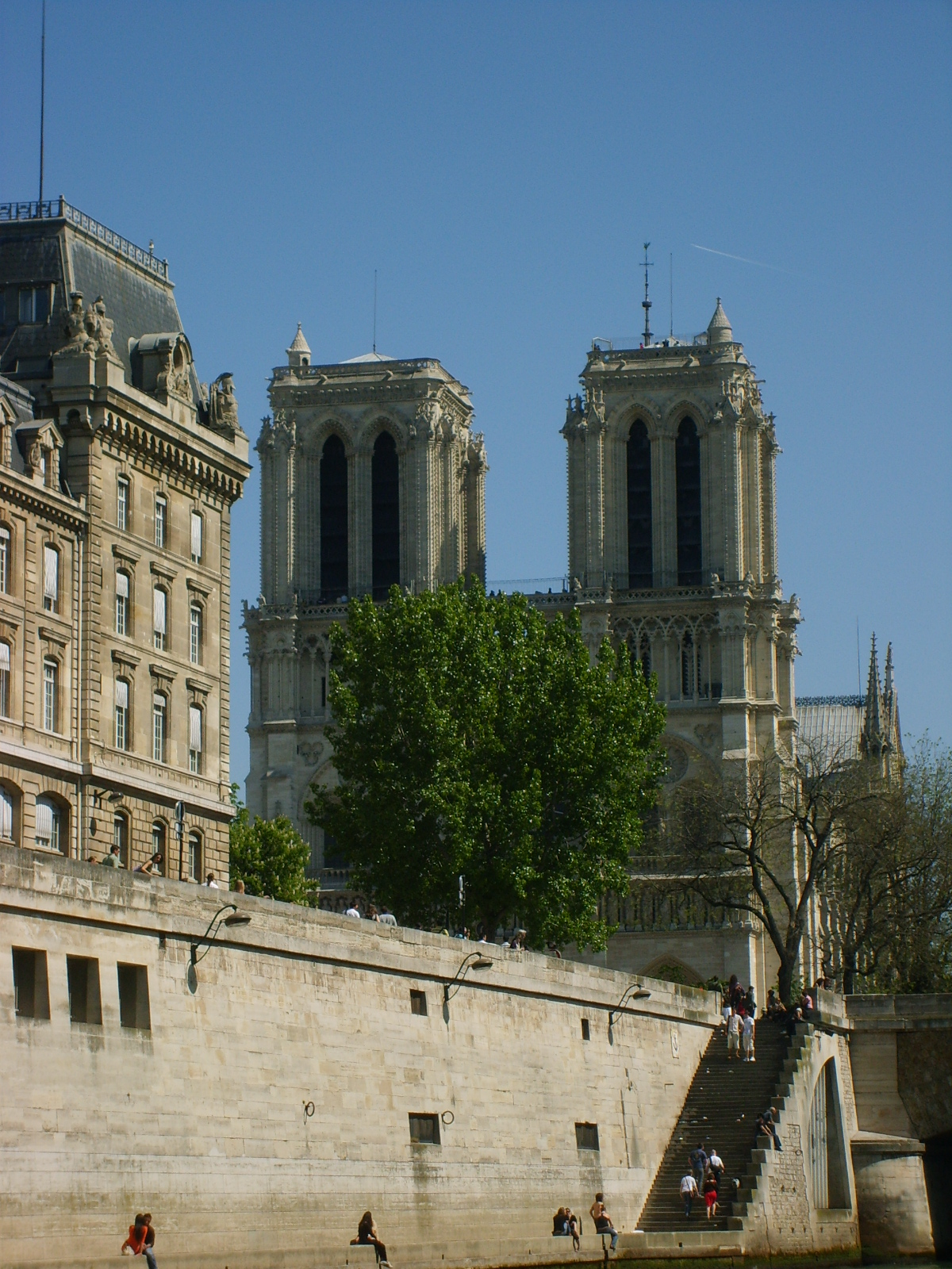 Zpet u Notre Damme, 1200x1600, 1004 Kb