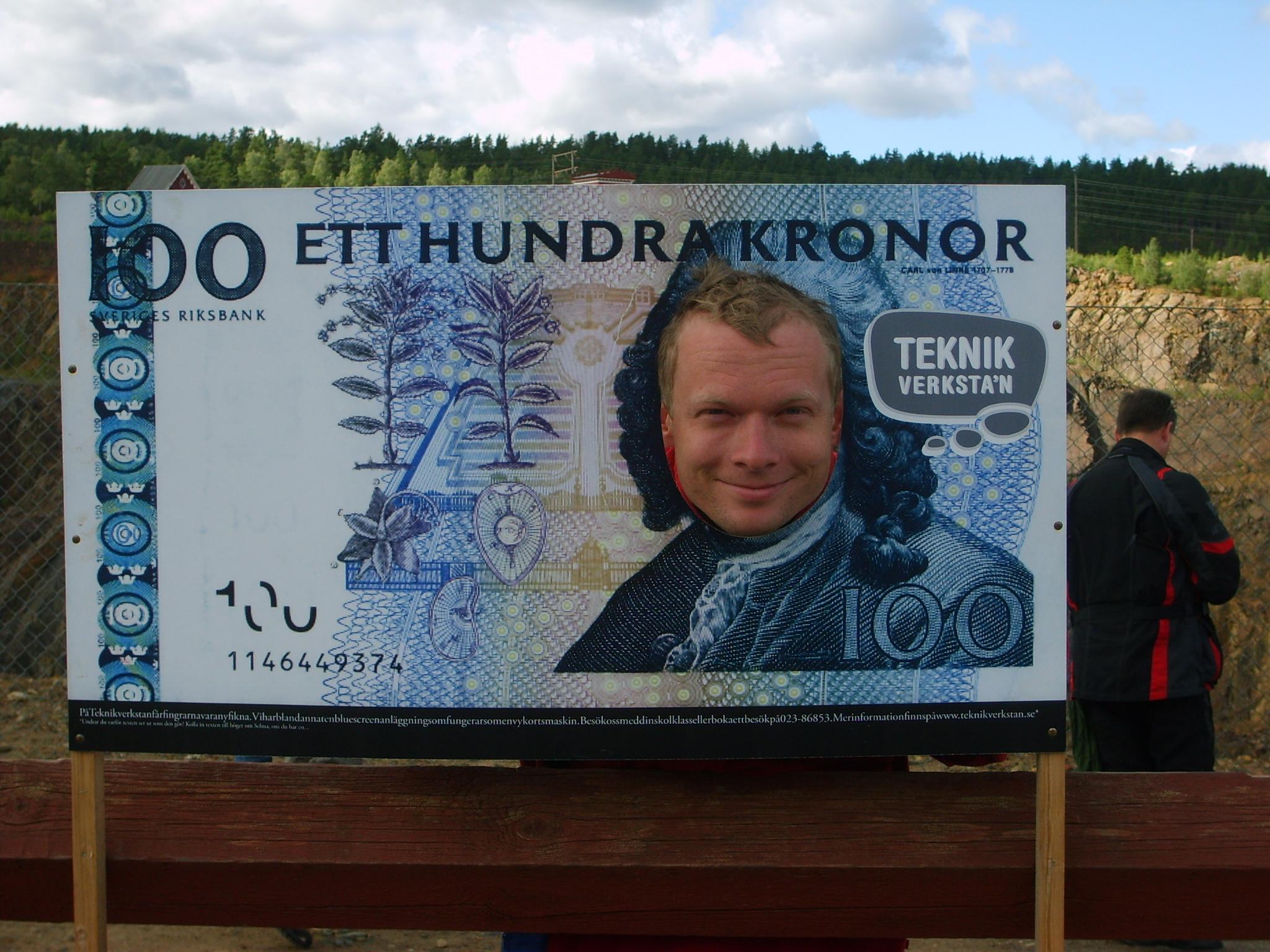 Jindra jako Karl von Linne na 100 SEK bankovce, 2048x1536, 1538 Kb